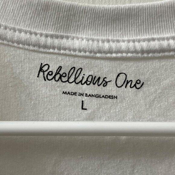 Rebellious One Juniors' Desert Flower Graphic-Print T-Shirt, Size L, New - Picture 4 of 5